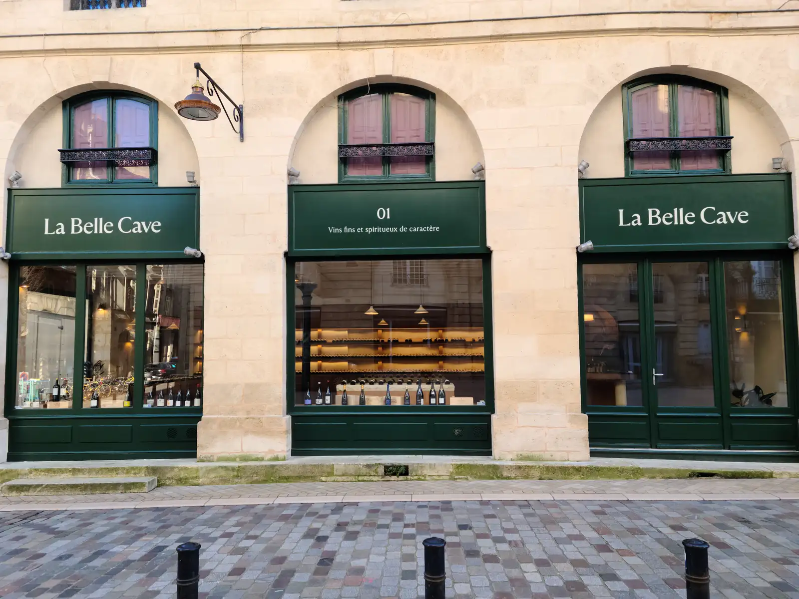 Wine Tasting in Bordeaux City: Cellars, Bars & Experiences